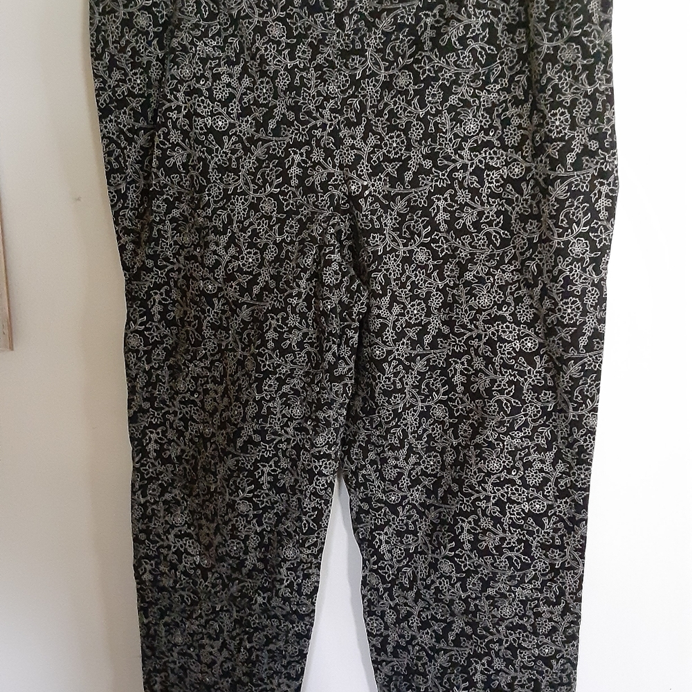 JJill size 12 crop pants